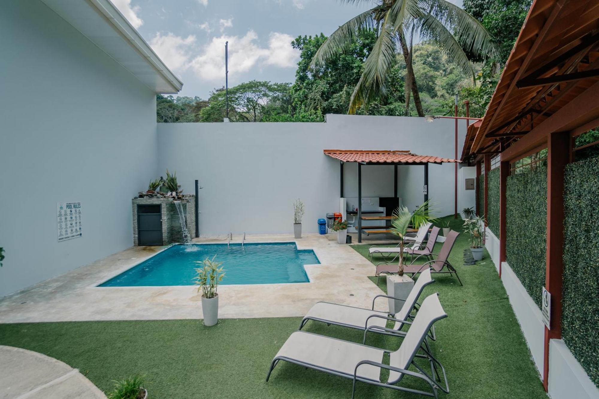 Apartamentos Ganesha Jaco Exterior photo