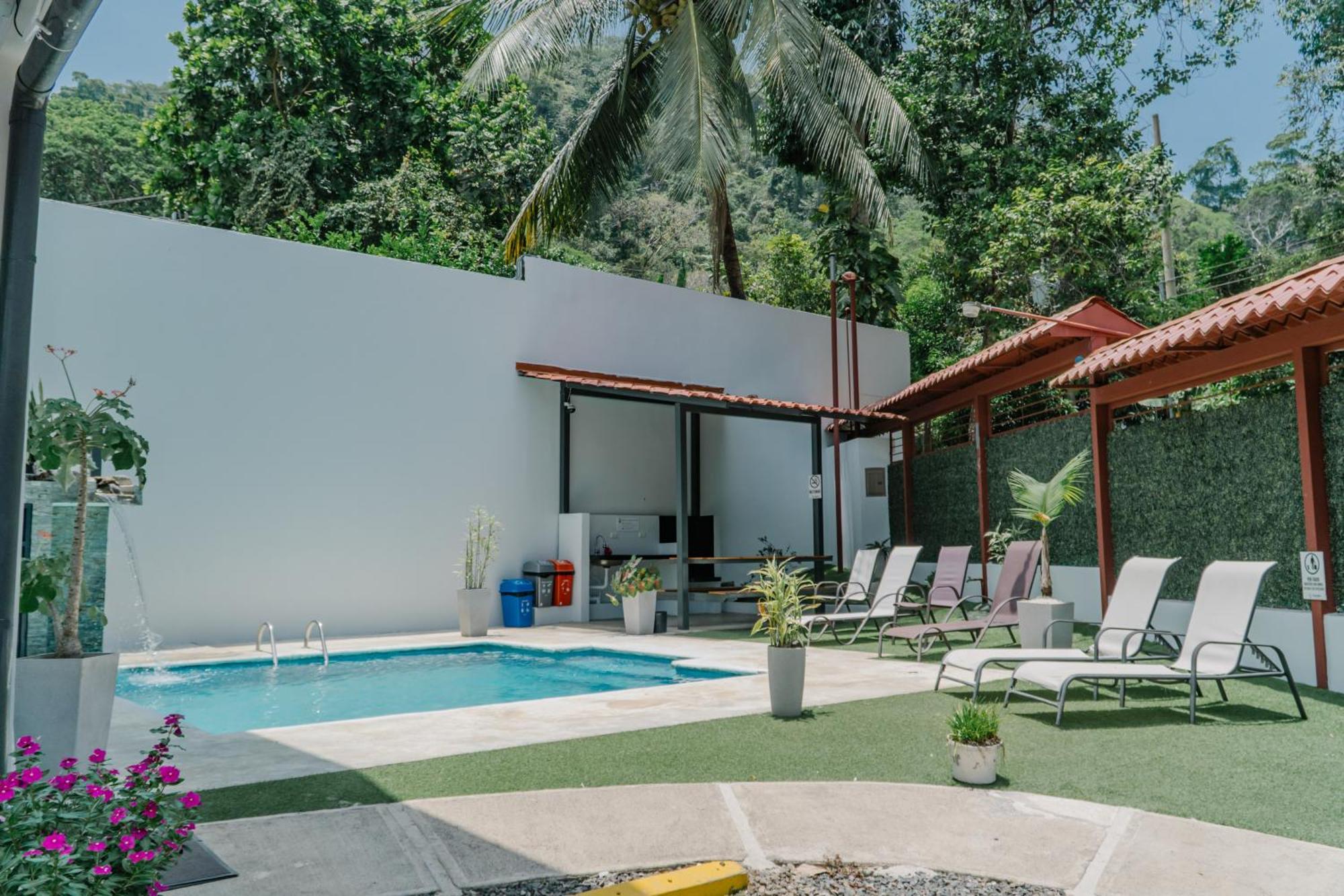 Apartamentos Ganesha Jaco Exterior photo