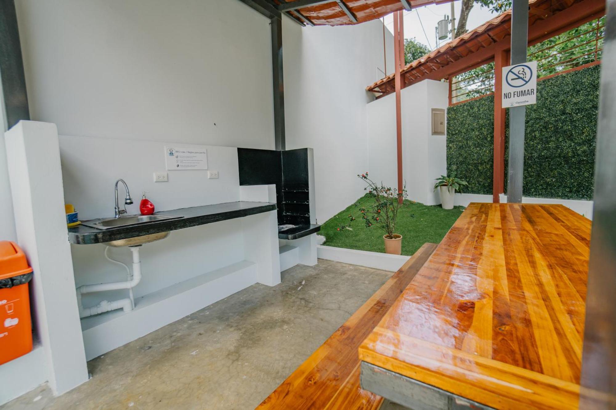 Apartamentos Ganesha Jaco Exterior photo